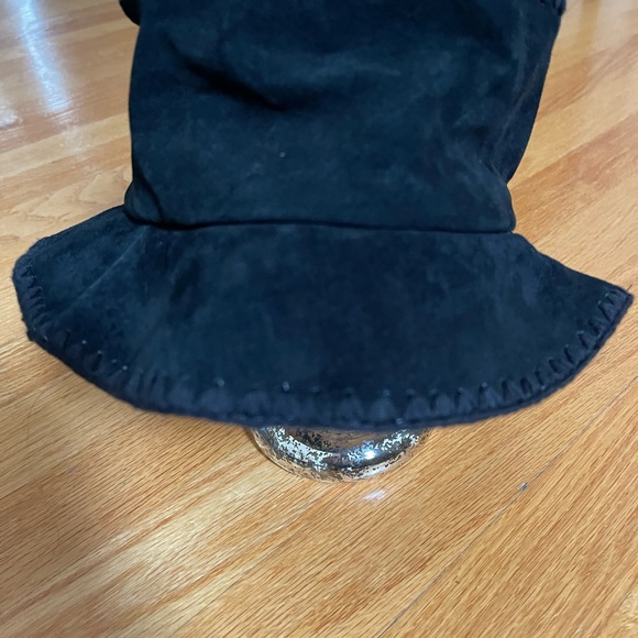 Liz Claiborne Suede Bucket Hat - Picture 3 of 7